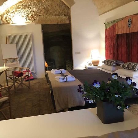 Gli Ipogei Nel Cuore Di Matera Villa Bagian luar foto